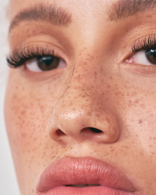 Close up of a model with Classic lash extensions.