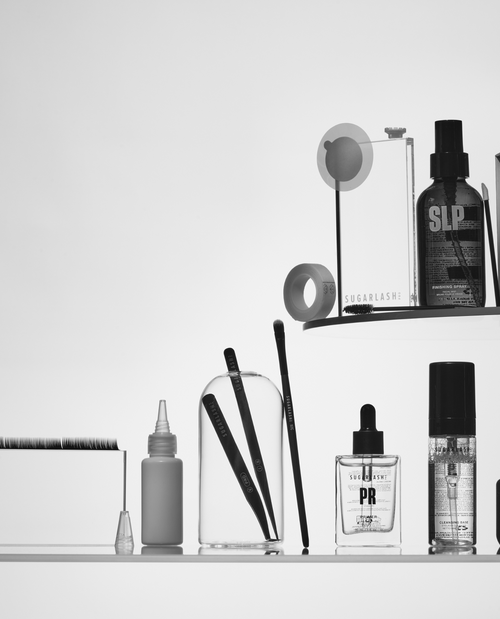 Full eyelash extensions kits are a comprehensive collection of products