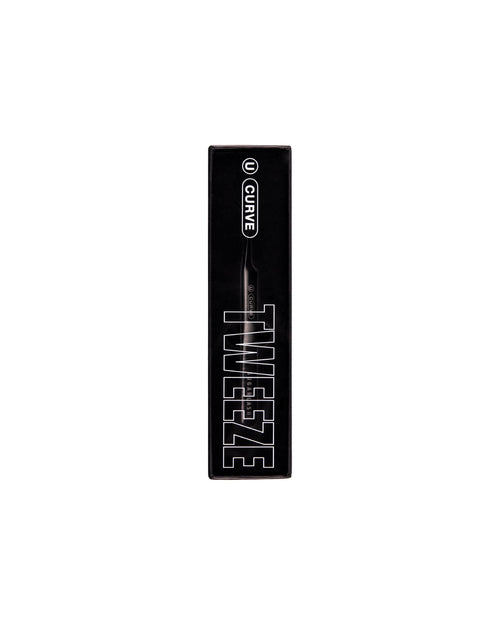 Packaged Universal Tweezer U-Curve for lash extensions. 